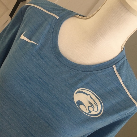 Nike Dry fit athletic top - Picture 2 of 7
